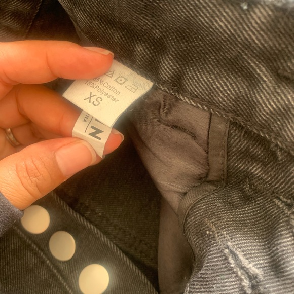 Shorts - Picture 2 of 4